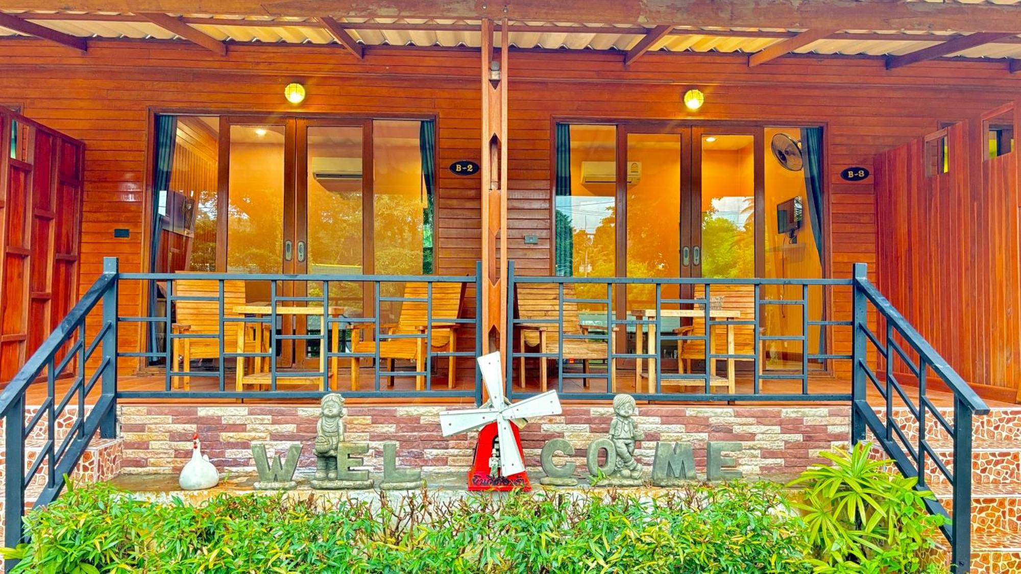 Aow Thai Homestay Ban Hin Dam Exteriör bild